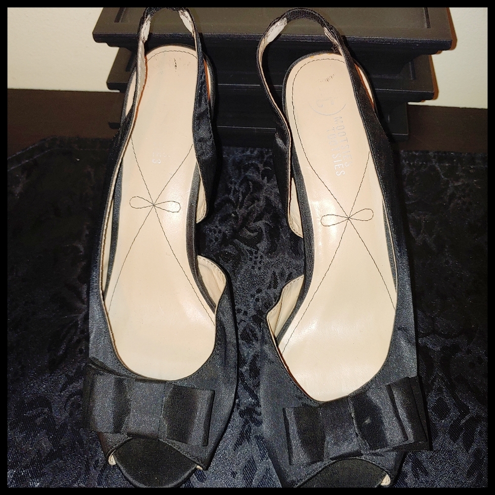 Mootsies Tootsie Black Satin Heels with Bow, 8.5 - Picture 6 of 11